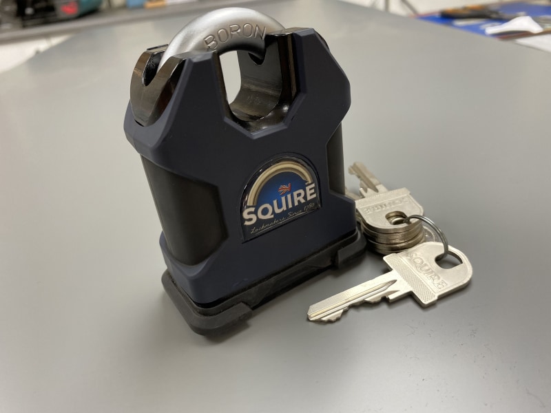 Domestic and commercial locksmiths
