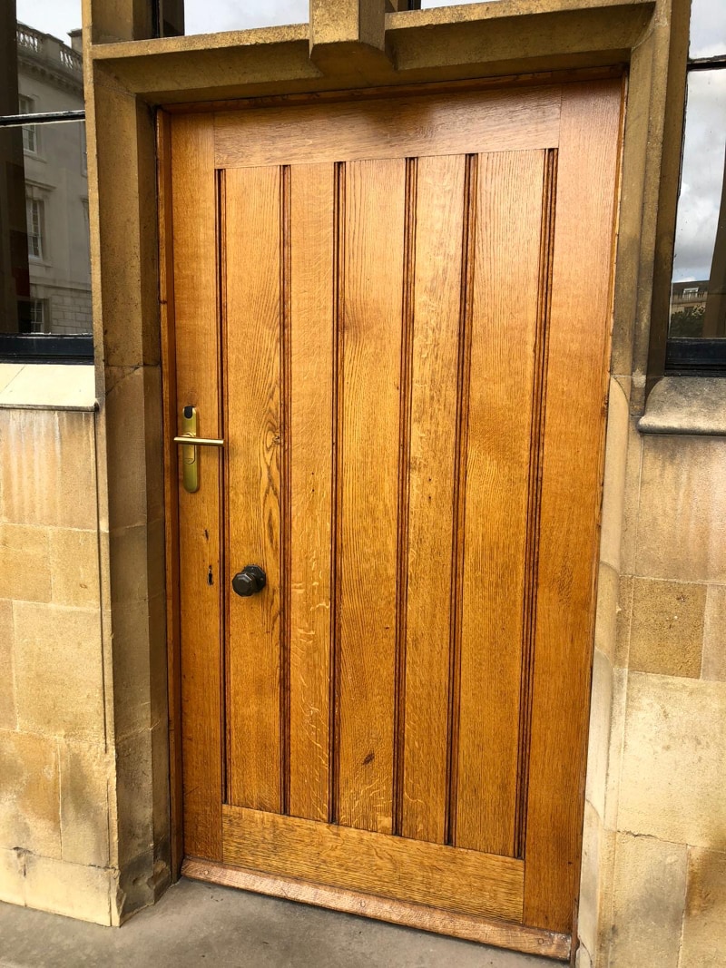 Domestic and commercial locksmiths